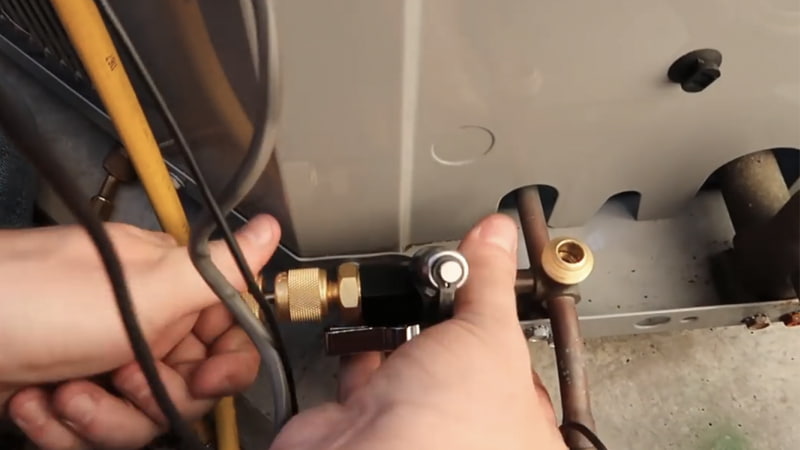 Vacuum Pump connected to AC unit for deep evacuation