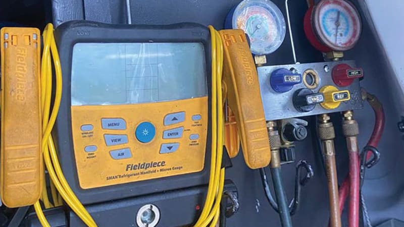 digital analog manifold gauge