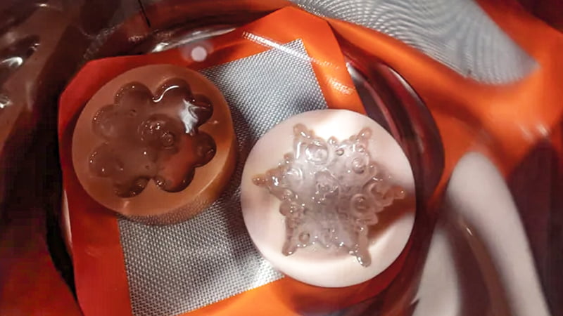 vacuum chamber degassing silicone mold