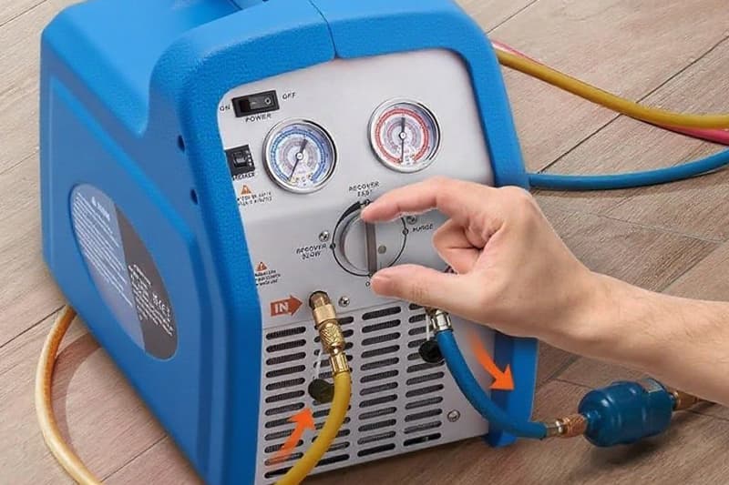 SIMPLIFIED ONE-KNOB OPERATION